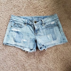 AMERICAN EAGLE distressed shorts